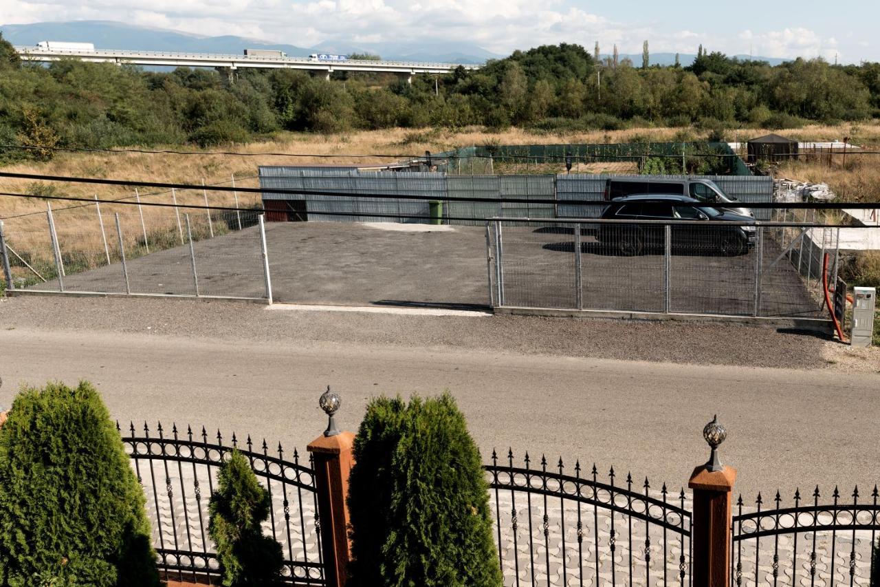 Pensiunea Teo Caransebes Exterior photo