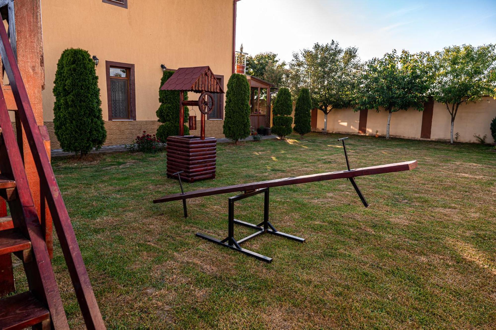 Pensiunea Teo Caransebes Exterior photo