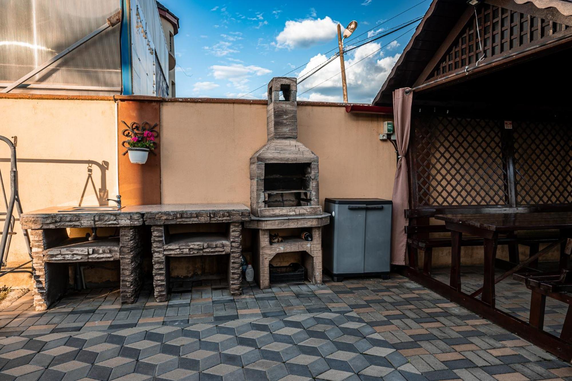 Pensiunea Teo Caransebes Exterior photo