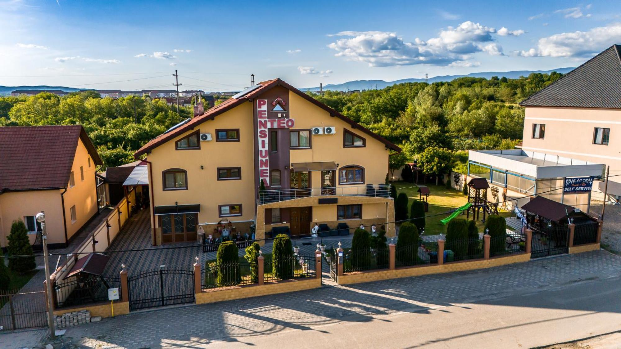 Pensiunea Teo Caransebes Exterior photo