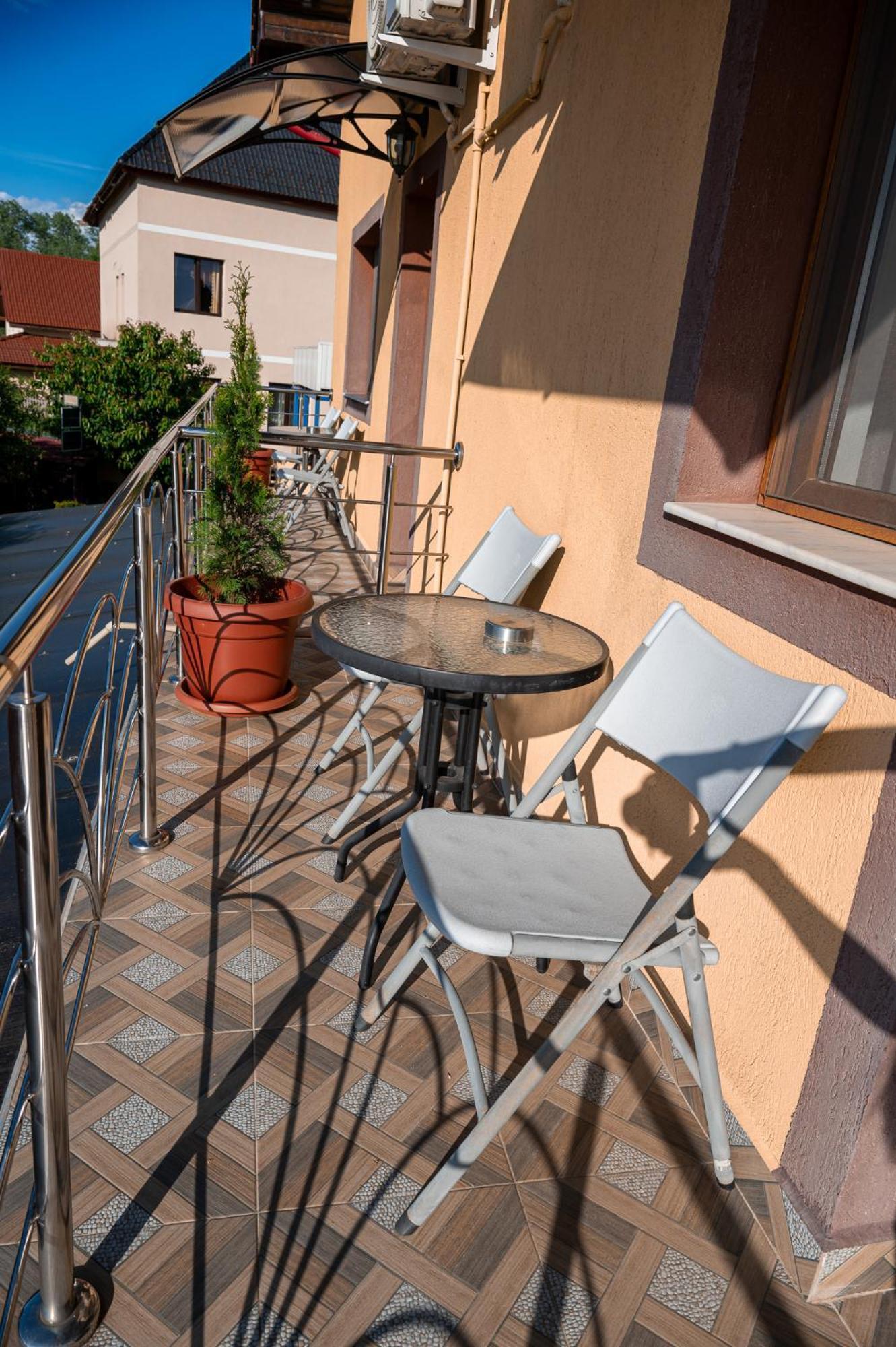 Pensiunea Teo Caransebes Exterior photo
